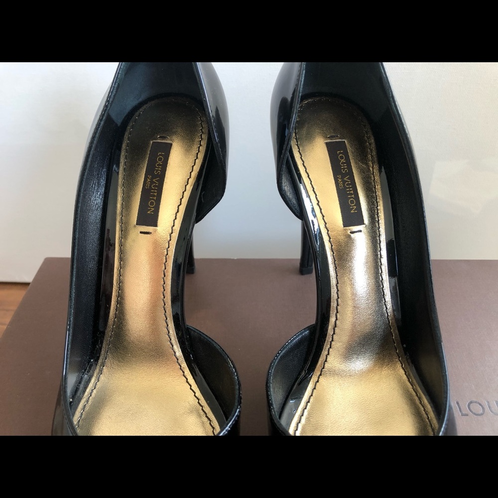 Louis Vuitton Black Patent Leather Pumps 🖤⚜️ - Picture 7 of 16